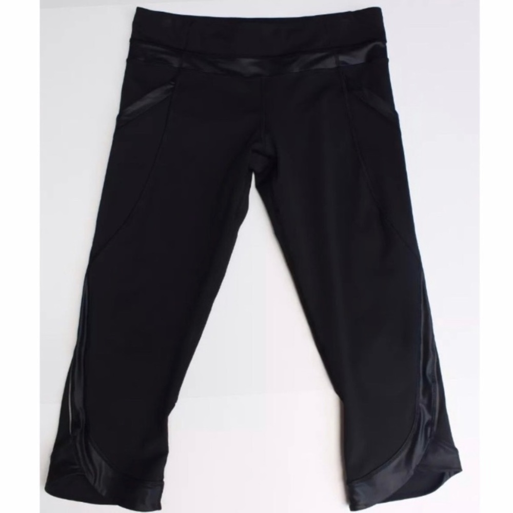 Lululemon black crop leggings